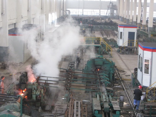 黄石无缝钢管厂家生产车间